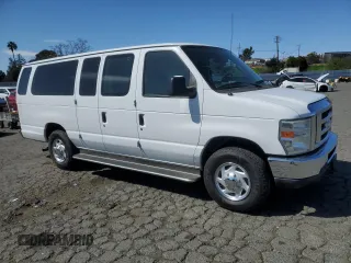 2014 Ford Econoline Passenger XL z VIN 1FBSS3BL7EDB04033, wystawiony jako Copart lot #48813185 z przebiegiem 328 267 mil mil oraz Szkoda całkowita • Salvage title. Historia ofert i sprzedaży dostępna na DreamBid. Obrazek 4.