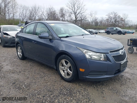 2014 Chevrolet Cruze 1LT with VIN 1G1PC5SB0E7213216, listed as a IAAI auction lot 41955710 with 147,003 mi miles. Bid and sale history available at carsss.com. Image 1.