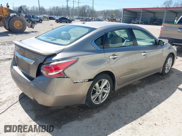 2013 Nissan Altima SV with VIN 1N4AL3AP0DN558180, listed as a IAAI auction lot 41739869 with 232,134 mi miles and . Bid and sale history available at carsss.com. Image 4.