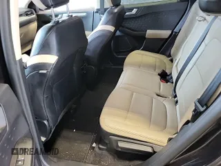 2020 Ford Escape SEL z VIN 1FMCU9H62LUA82501, wystawiony jako IAAI lot #42843901 z przebiegiem 98 316 mil mil oraz . Historia ofert i sprzedaży dostępna na DreamBid. Obrazek 1.