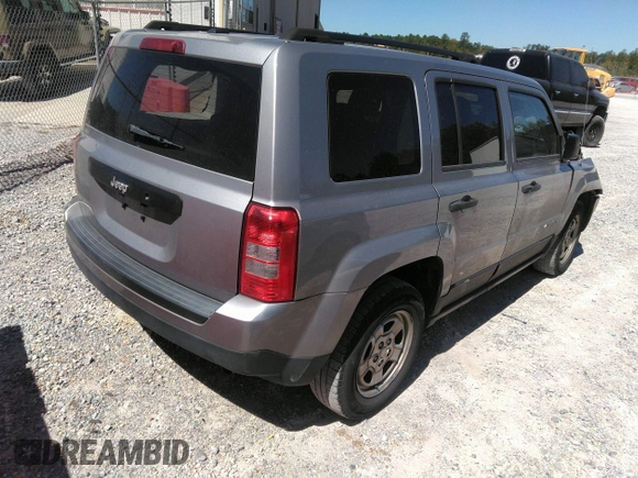 2016 Jeep Patriot Sport z VIN 1C4NJPBA0GD706017, wystawiony jako IAAI lot #34545358 z przebiegiem 65 111 mil mil oraz . Historia ofert i sprzedaży dostępna na DreamBid. Obrazek 4.