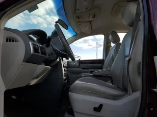 2009 Chrysler Town & Country Touring with VIN 2A8HR54X79R640084, listed as a Copart auction lot 85050984 with 167,072 mi miles and Salvage Title. Bid and sale history available at DreamBid. Image 7.