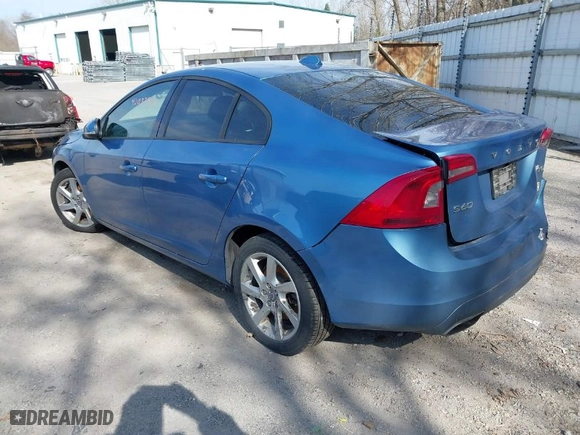 2014 Volvo S60 T5 with VIN YV1612FS4E2272522, listed as a IAAI auction lot 42037924 with 161,350 mi miles. Bid and sale history available at carsss.com. Image 3.