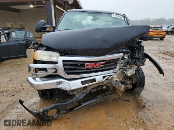 2005 GMC Sierra 1500HD SLE z VIN 1GTGC13U55F818709, wystawiony jako Copart lot #81494564 z przebiegiem Nie podano mil oraz Nie do naprawy. Historia ofert i sprzedaży dostępna na DreamBid. Obrazek 5.