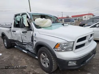 2012 Ram 1500 Big Horn z VIN 1C6RD6GT2CS225695, wystawiony jako IAAI lot #41100400 z przebiegiem 133 557 mil mil oraz . Historia ofert i sprzedaży dostępna na DreamBid. Obrazek 1.
