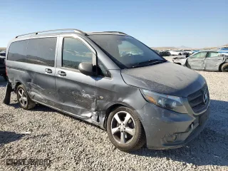 2016 Mercedes-Benz Metris Passenger Van with VIN WD4PG2EE8G3089034, listed as a Copart auction lot 72700064 with 110,674 mi miles and Salvage Title. Bid and sale history available at carsss.com. Image 4.