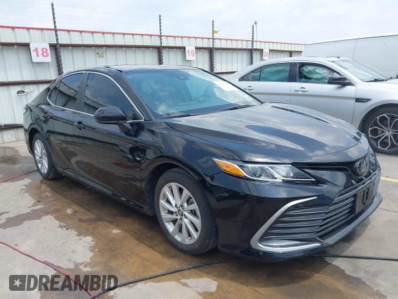 2023 Toyota Camry LE z VIN 4T1C11AK3PU182887, wystawiony jako IAAI lot #42156807 z przebiegiem 33 019 mil mil oraz . Historia ofert i sprzedaży dostępna na DreamBid. Obrazek 1.