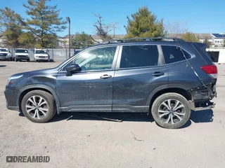 2019 Subaru Forester Limited with VIN JF2SKAUC1KH583794, listed as a IAAI auction lot 41710962 with 61,192 mi miles. Bid and sale history available at carsss.com. Image 14.