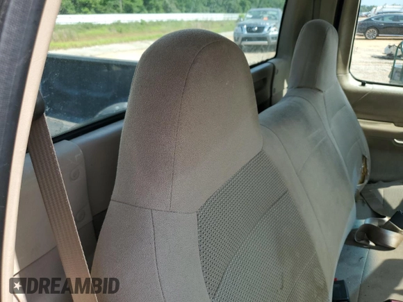 2004 Ford F-150 XL с VIN 2FTRF17214CA15575, выставлен на аукционе Copart как лот 58178125 с пробегом 184 008 миль миль и Списание • Salvage title. История ставок и продаж доступна на DreamBid. Изображение 10.