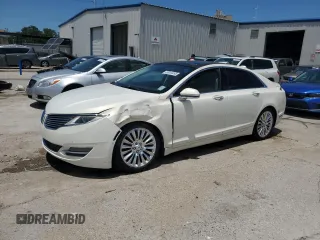 2013 Lincoln MKZ z VIN 3LN6L2GKXDR809737, wystawiony jako Copart lot #56344495 z przebiegiem 136 362 mil mil oraz Szkoda całkowita • Salvage title. Historia ofert i sprzedaży dostępna na DreamBid. Obrazek 1.