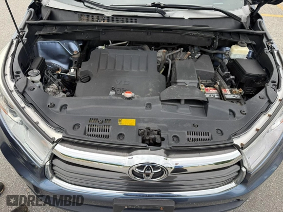 2015 Toyota Highlander XLE with VIN 5TDJKRFH2FS201565, listed as a Copart auction lot 63618945 with 173,689 mi miles and Clean title. Bid and sale history available at DreamBid. Image 5.
