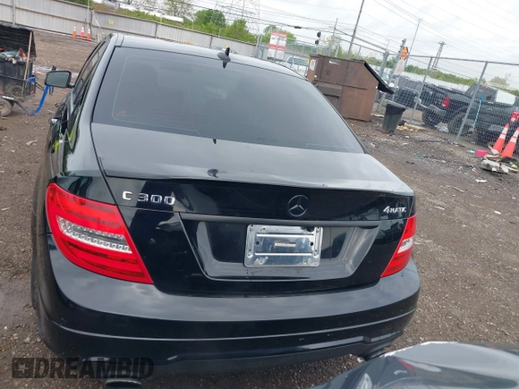 2013 Mercedes-Benz C 300 Sport with VIN WDDGF8AB6DR277819, listed as a IAAI auction lot 42111397 with 95,582 mi miles and . Bid and sale history available at carsss.com. Image 16.