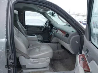 2008 Chevrolet Suburban Commercial with VIN 1GNFK16398J226725, listed as a IAAI auction lot 41268141 with 1 mi miles. Bid and sale history available at carsss.com. Image 5.