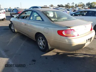 2002 Toyota Solara SE z VIN 2T1CF28P82C555053, wystawiony jako IAAI lot #41414314 z przebiegiem 115 444 mil mil oraz . Historia ofert i sprzedaży dostępna na DreamBid. Obrazek 3.