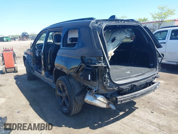 2022 Jeep Grand Cherokee Altitude z VIN 1C4RJJAG0N8529074, wystawiony jako IAAI lot #42242145 z przebiegiem Nie podano mil oraz . Historia ofert i sprzedaży dostępna na DreamBid. Obrazek 3.