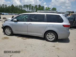 2017 Toyota Sienna XLE Auto Access Seat z VIN 5TDYZ3DC4HS777756, wystawiony jako Copart lot #54492365 z przebiegiem 183 890 mil mil oraz Czysty tytuł • Clean title. Historia ofert i sprzedaży dostępna na DreamBid. Obrazek 2.