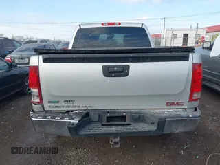 2010 GMC Sierra 1500 SLE z VIN 3GTRCVE0XAG117991, wystawiony jako IAAI lot #41549994 z przebiegiem 245 256 mil mil oraz . Historia ofert i sprzedaży dostępna na DreamBid. Obrazek 16.