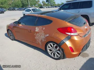 2013 Hyundai Veloster w/Gray Int with VIN KMHTC6ADXDU131620, listed as a IAAI auction lot 42099179 with 1 mi miles. Bid and sale history available at carsss.com. Image 3.