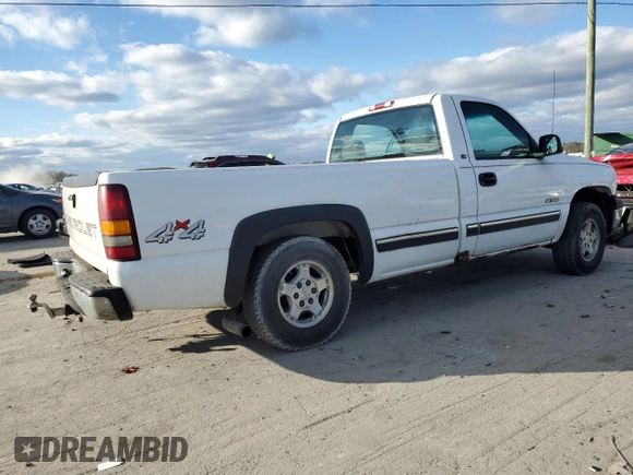 2000 Chevrolet Silverado 1500 with VIN 1GCEK14V7YE410790, listed as a Copart auction lot 81528904 with 272,957 mi miles and Clean Title. Bid and sale history available at carsss.com. Image 3.