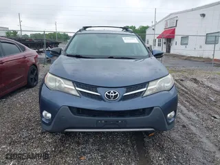 2014 Toyota RAV4 Limited with VIN 2T3DFREV7EW151011, listed as a IAAI auction lot 42111161 with 257,798 mi miles. Bid and sale history available at carsss.com. Image 12.