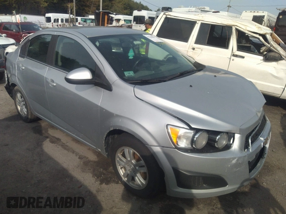 2014 Chevrolet Sonic LT z VIN 1G1JC5SH3E4178750, wystawiony jako IAAI lot #37660997 z przebiegiem 187 073 mil mil oraz . Historia ofert i sprzedaży dostępna na DreamBid. Obrazek 1.