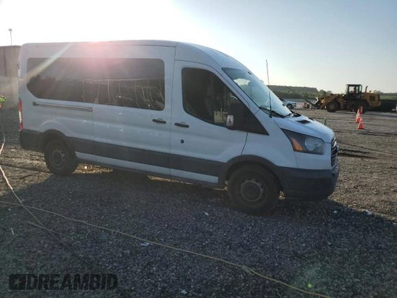 2017 Ford Transit XL z VIN 1FBAX2CV5HKB32596, wystawiony jako Copart lot #65729695 z przebiegiem 211 062 mil mil oraz Czysty tytuł • Clean title. Historia ofert i sprzedaży dostępna na DreamBid. Obrazek 4.
