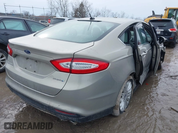 2015 Ford Fusion S Hybrid with VIN 3FA6P0UU4FR111409, listed as a IAAI auction lot 41447316 with 150,068 mi miles. Bid and sale history available at carsss.com. Image 4.