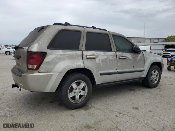 2007 Jeep Grand Cherokee Laredo with VIN 1J8GS48K77C595243, listed as a Copart auction lot 48493455 with 76,934 mi miles and Salvage Title. Bid and sale history available at carsss.com. Image 3.