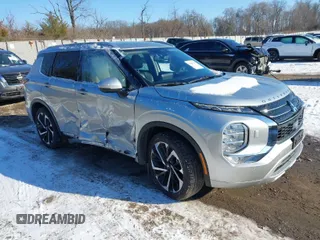 2022 Mitsubishi Outlander SEL z VIN JA4J4VA83NZ088131, wystawiony jako IAAI lot #41401945 z przebiegiem 15 617 mil mil oraz . Historia ofert i sprzedaży dostępna na DreamBid. Obrazek 1.