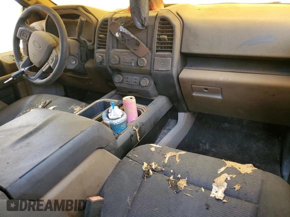 2019 Ford F-150 XL z VIN 1FTEW1E55KKC83601, wystawiony jako Copart lot #60885945 z przebiegiem Nie podano mil oraz Nie do naprawy • Non repairable. Historia ofert i sprzedaży dostępna na DreamBid. Obrazek 8.