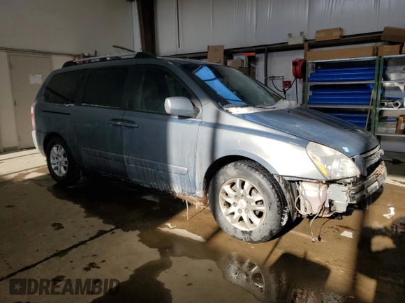 2007 Kia Sedona LX with VIN KNDMB233876120696, listed as a Copart auction lot 43963915 with 304,027 mi miles and Salvage Title. Bid and sale history available at carsss.com. Image 4.