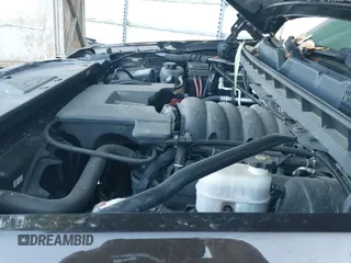 2018 Chevrolet Silverado 1500 LT z VIN 1GCVKREC8JZ187170, wystawiony jako IAAI lot #43198755 z przebiegiem 43 955 mil mil oraz . Historia ofert i sprzedaży dostępna na DreamBid. Obrazek 20.