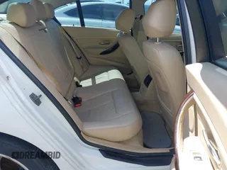 2014 BMW 3 Series 328i z VIN WBA3A5C51EP603386, wystawiony jako IAAI lot #42343104 z przebiegiem Nie podano mil oraz . Historia ofert i sprzedaży dostępna na DreamBid. Obrazek 8.