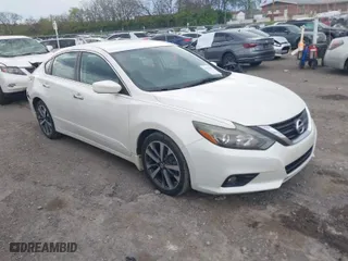 2017 Nissan Altima 2.5 SR with VIN 1N4AL3APXHC152604, listed as a IAAI auction lot 41978787 with 104,268 mi miles. Bid and sale history available at carsss.com. Image 1.