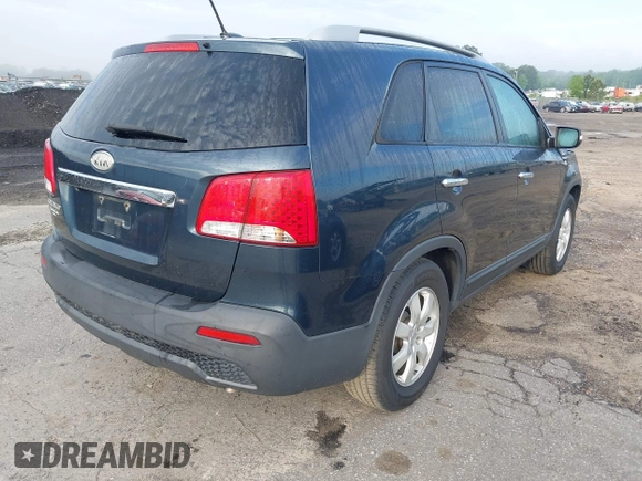 2012 Kia Sorento LX with VIN 5XYKT4A68CG197508, listed as a IAAI auction lot 42082566 with 195,862 mi miles. Bid and sale history available at carsss.com. Image 4.