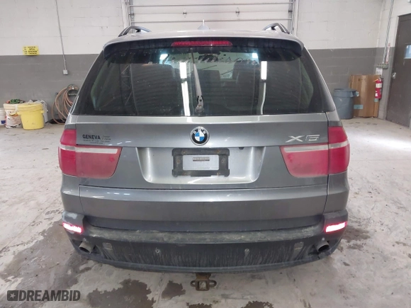 2009 BMW X5 30i with VIN 5UXFE43559L272922, listed as a IAAI auction lot 41723504 with 210,793 mi miles. Bid and sale history available at carsss.com. Image 16.