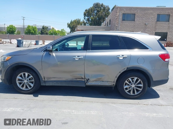 2016 Kia Sorento LX with VIN 5XYPG4A51GG077296, listed as a IAAI auction lot 42385823 with 137,076 mi miles and . Bid and sale history available at DreamBid. Image 14.