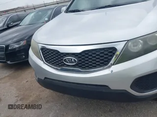 2011 Kia Sorento LX with VIN 5XYKT4A28BG086050, listed as a IAAI auction lot 41927414 with 177,402 mi miles. Bid and sale history available at carsss.com. Image 6.