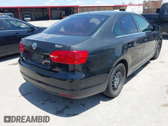 2013 Volkswagen Jetta SE z VIN 3VWDP7AJ4DM394597, wystawiony jako IAAI lot #42704268 z przebiegiem 158 242 mil mil oraz . Historia ofert i sprzedaży dostępna na DreamBid. Obrazek 4.