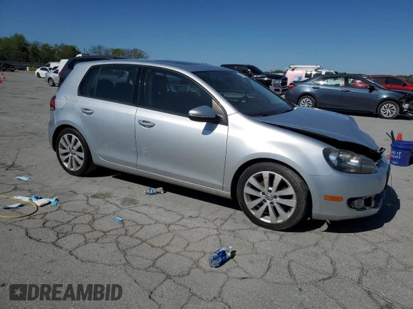 2013 Volkswagen Golf TDI w/Sunroof & Nav z VIN WVWNM7AJ0DW023226, wystawiony jako Copart lot #50958295 z przebiegiem 97 784 mil mil oraz Czysty tytuł • Clean title. Historia ofert i sprzedaży dostępna na DreamBid. Obrazek 4.