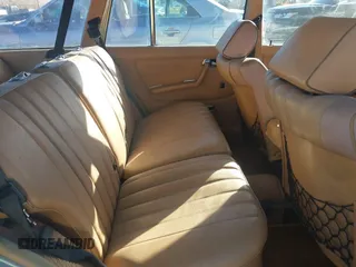 1981 Mercedes-Benz 300 with VIN WDBAB93A4BN004161, listed as a IAAI auction lot 41290568 with 18,887 mi miles and . Bid and sale history available at DreamBid. Image 8.