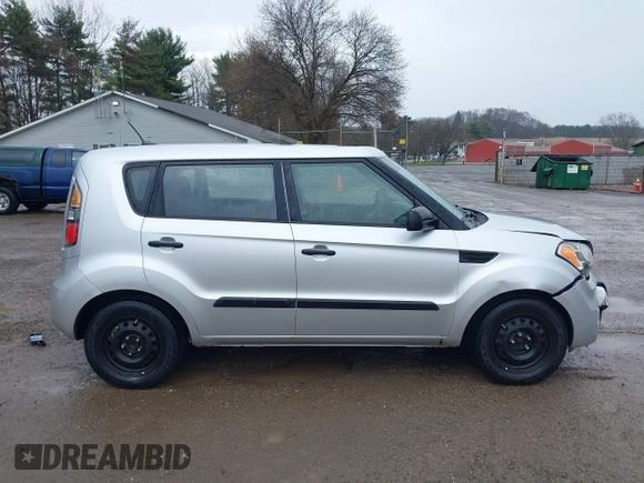 2011 Kia Soul with VIN KNDJT2A15B7319127, listed as a IAAI auction lot 41899511 with 210,660 mi miles. Bid and sale history available at carsss.com. Image 13.