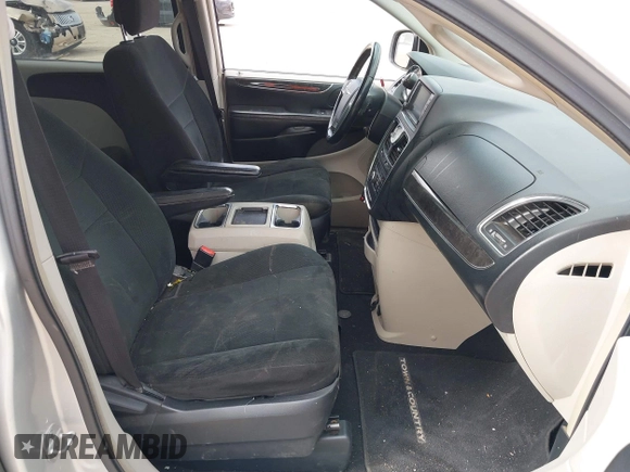 2011 Chrysler Town & Country Touring with VIN 2A4RR5DGXBR780044, listed as a IAAI auction lot 42035045 with 205,627 mi miles and . Bid and sale history available at DreamBid. Image 5.