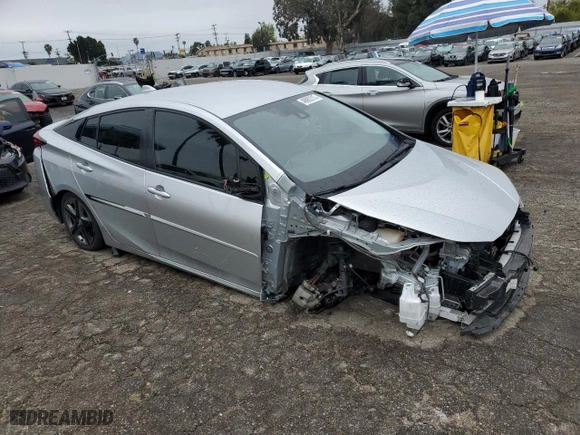 2020 Toyota Prius L Eco with VIN JTDKARFU7L3108641, listed as a Copart auction lot 48982215 with 123,964 mi miles and Salvage Title. Bid and sale history available at carsss.com. Image 4.