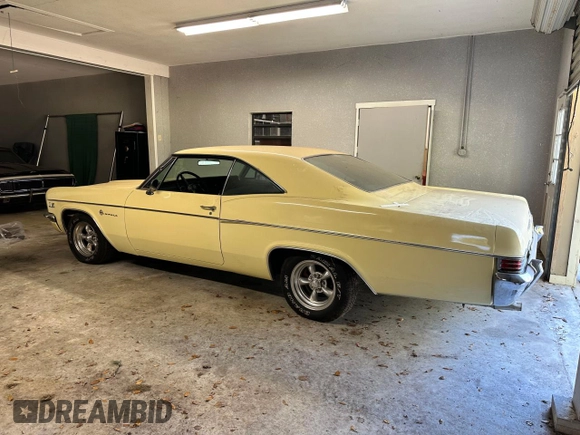 1966 Chevrolet Impala z VIN 164376Y158054, wystawiony jako Copart lot #86863514 z przebiegiem 32 332 mil mil oraz Czysty tytuł • Clean title. Historia ofert i sprzedaży dostępna na DreamBid. Obrazek 3.