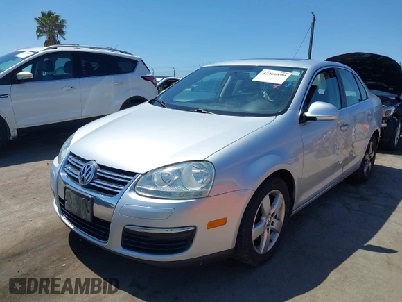 2008 Volkswagen Jetta SE with VIN 3VWRZ71K88M194577, listed as a IAAI auction lot 42406890 with 114,792 mi miles and . Bid and sale history available at DreamBid. Image 2.