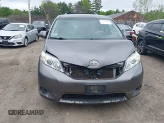 2012 Toyota Sienna LE z VIN 5TDJK3DC2CS048945, wystawiony jako IAAI lot #42319090 z przebiegiem 136 488 mil mil oraz . Historia ofert i sprzedaży dostępna na DreamBid. Obrazek 12.