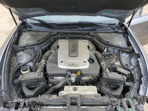 2015 Infiniti Q70 z VIN JN1BY1PR6FM831034, wystawiony jako Copart lot #51889835 z przebiegiem 128 220 mil mil oraz Szkoda całkowita • Salvage title. Historia ofert i sprzedaży dostępna na DreamBid. Obrazek 11.