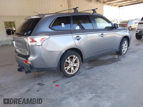2014 Mitsubishi Outlander SE z VIN JA4AD3A32EZ011176, wystawiony jako IAAI lot #42336692 z przebiegiem 145 492 mil mil oraz . Historia ofert i sprzedaży dostępna na DreamBid. Obrazek 4.