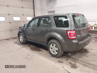 2011 Ford Escape XLS z VIN 1FMCU9C71BKB77819, wystawiony jako IAAI lot #42485716 z przebiegiem 204 218 mil mil oraz . Historia ofert i sprzedaży dostępna na DreamBid. Obrazek 3.